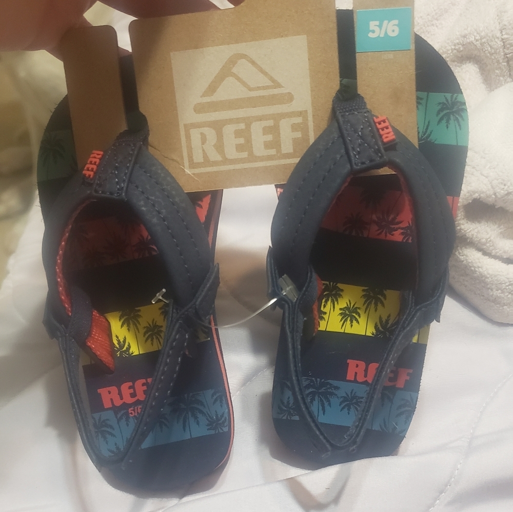 NWT Reef Sandles